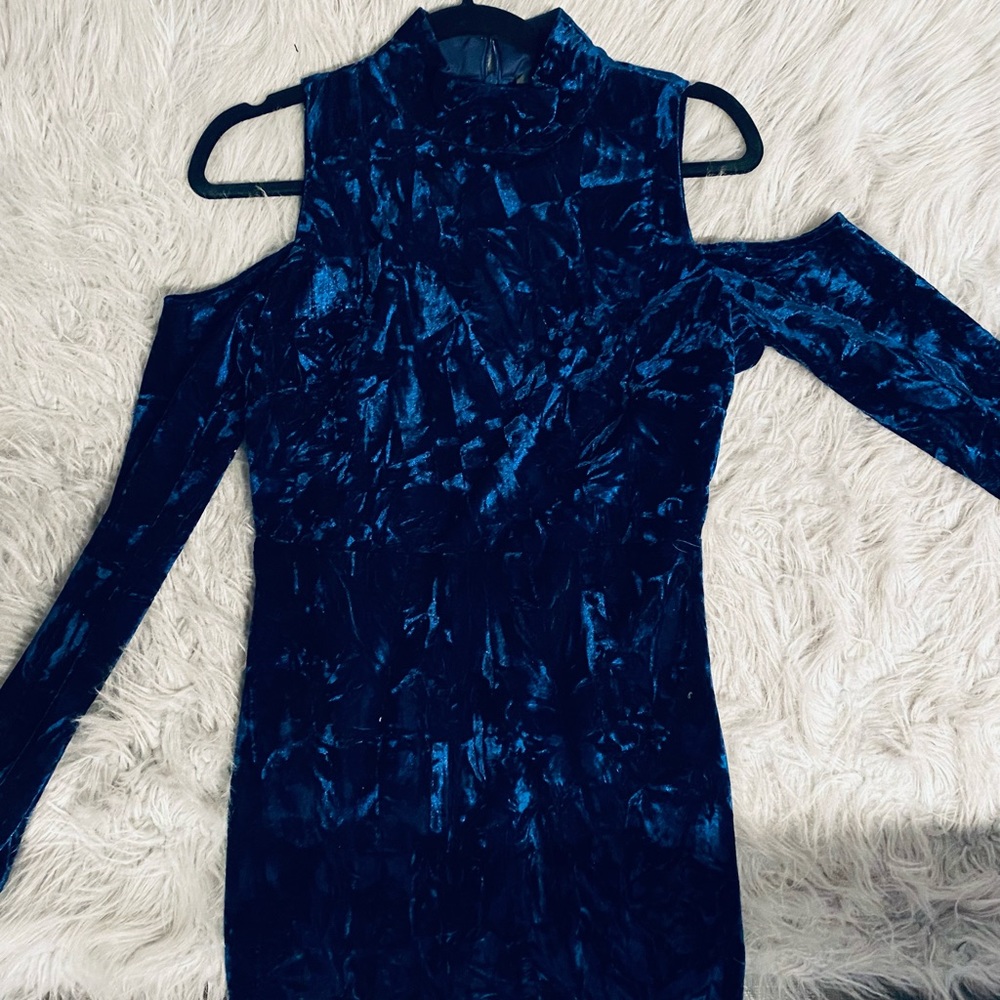 Lulu’s velvet dress